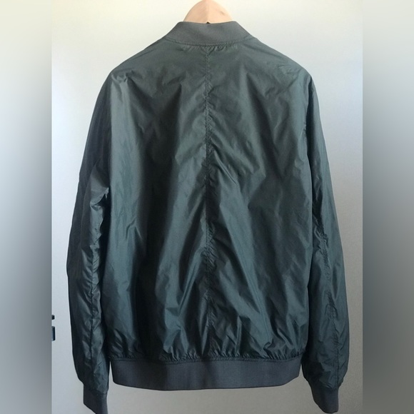 H&M LOGG Men's Army Green Bomber Jacket
Men’s Size L - Picture 6 of 8